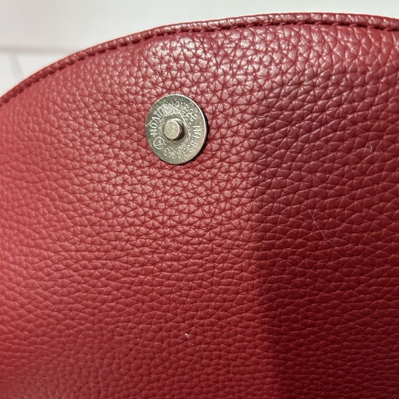 Black‎ Rivet Burgundy Crossbody Bag with Chain Detail - Picture 4 of 6